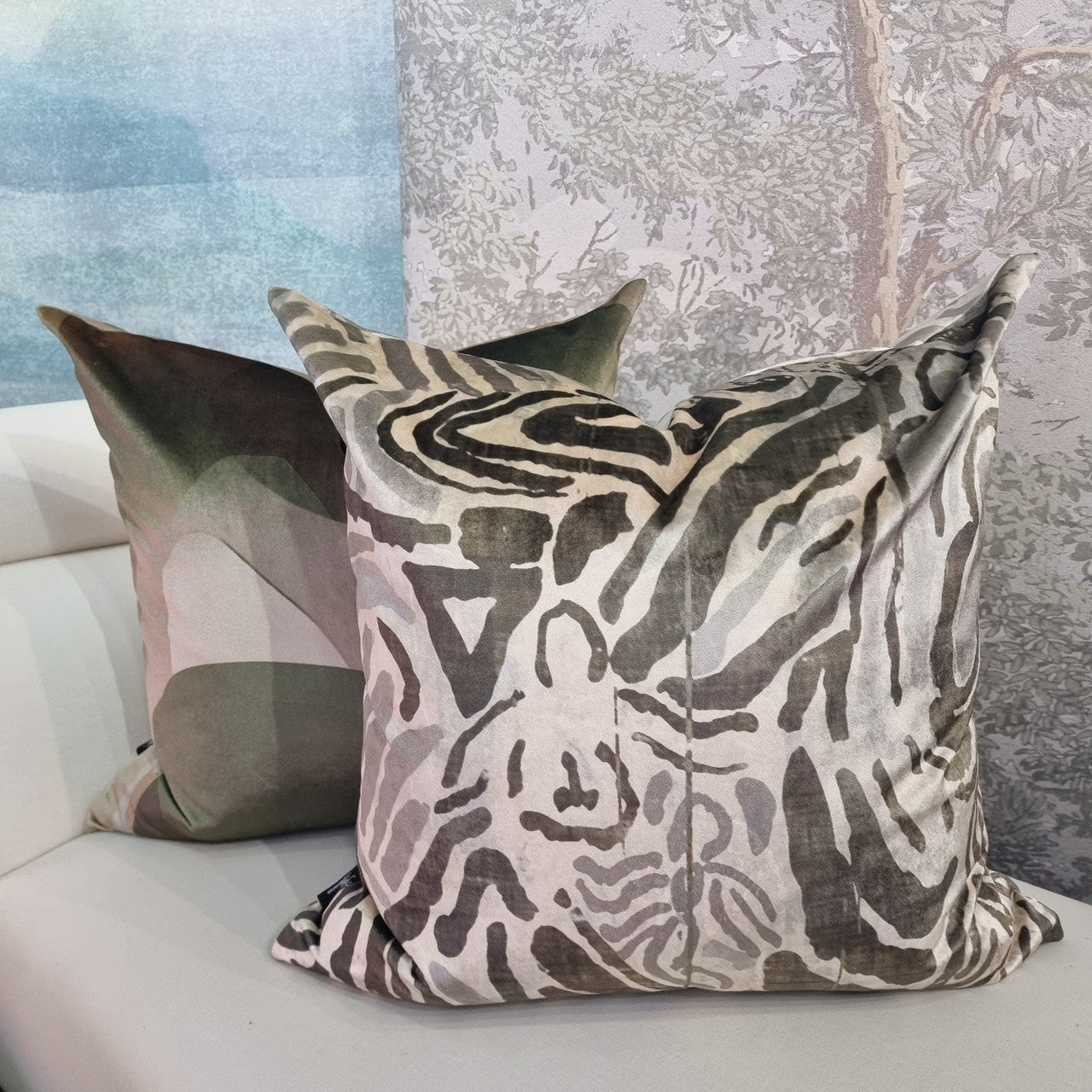 Cushion - Composition in motion