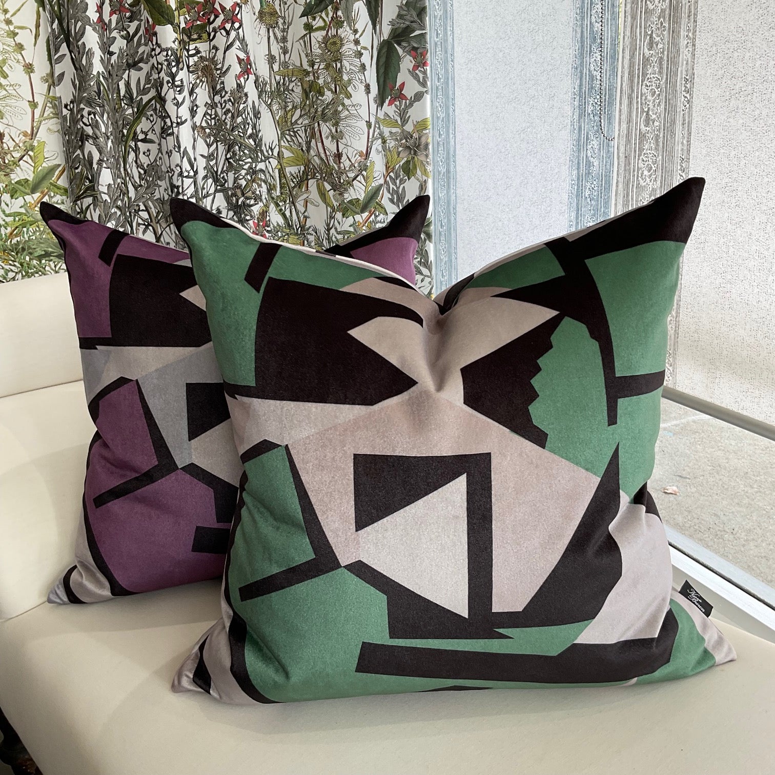 Cushion - Grid Theory - Circuit in Mint