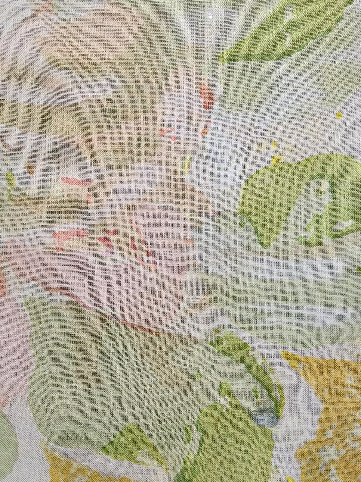 Fabric - Wallpaper Confidential - Whispers